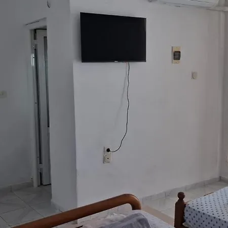 Apartament Rita's Qeparo